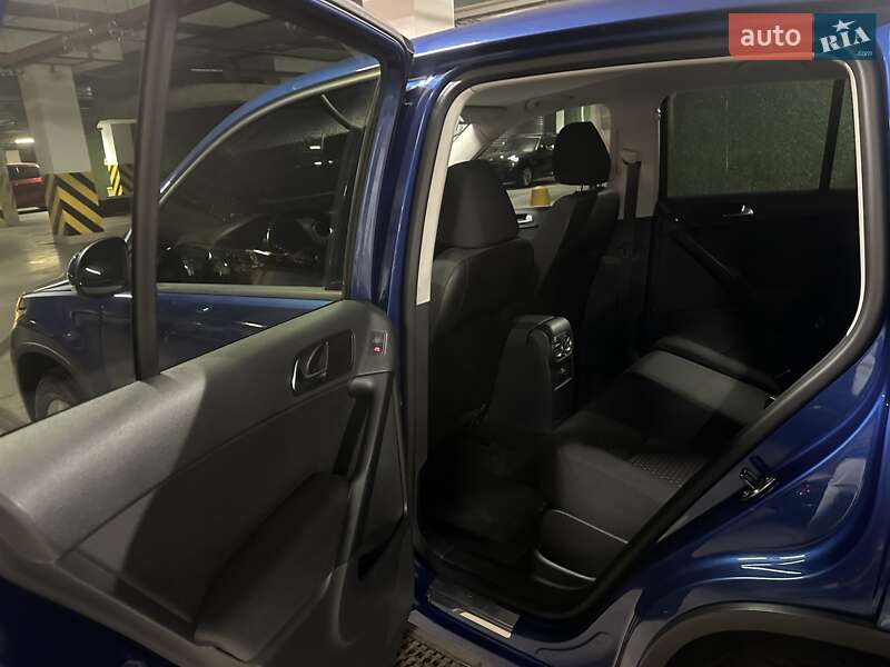 Внедорожник / Кроссовер Volkswagen Tiguan 2010 в Киеве