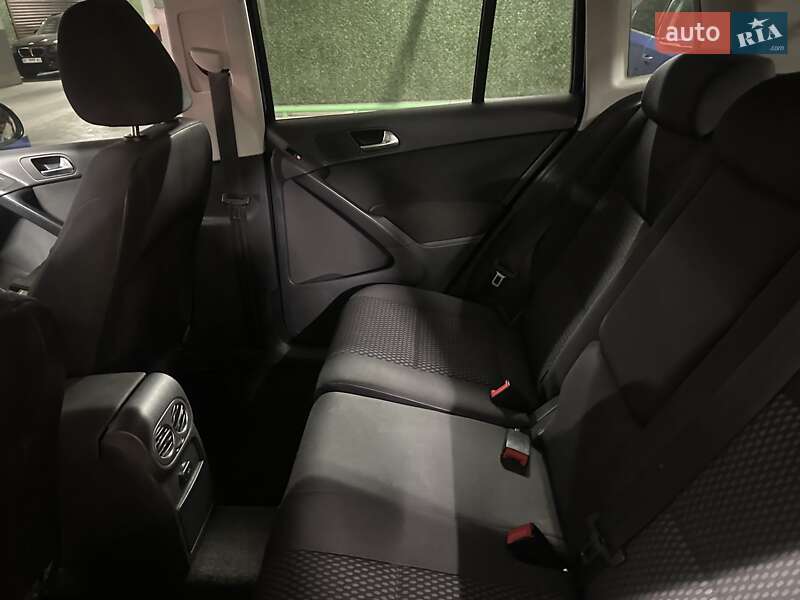 Внедорожник / Кроссовер Volkswagen Tiguan 2010 в Киеве
