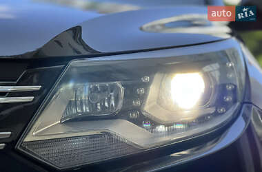 Внедорожник / Кроссовер Volkswagen Tiguan 2014 в 