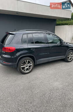 Внедорожник / Кроссовер Volkswagen Tiguan 2015 в Львове