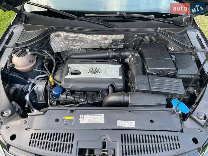 Внедорожник / Кроссовер Volkswagen Tiguan 2016 в Киеве