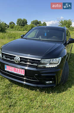 Внедорожник / Кроссовер Volkswagen Tiguan 2020 в 
