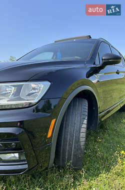 Внедорожник / Кроссовер Volkswagen Tiguan 2020 в 