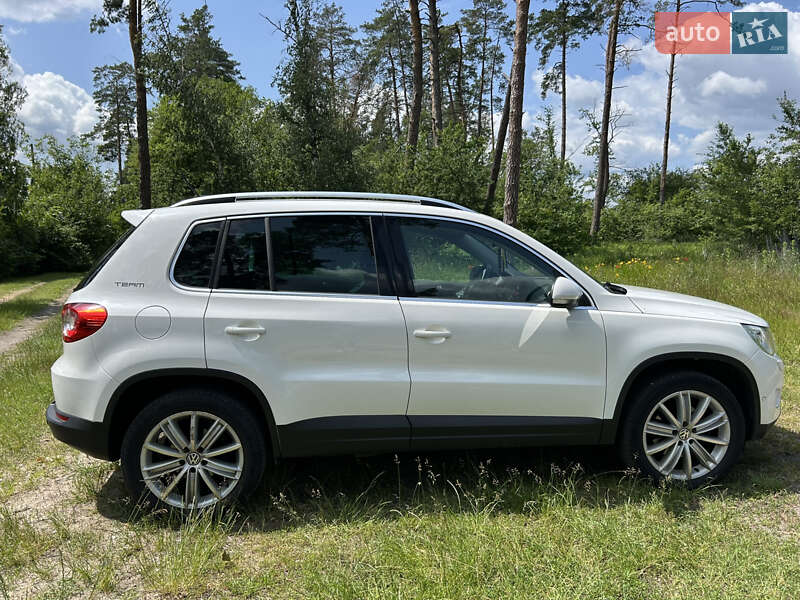 Внедорожник / Кроссовер Volkswagen Tiguan 2011 в Киеве