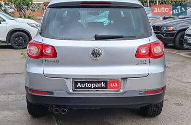 Внедорожник / Кроссовер Volkswagen Tiguan 2011 в 
