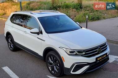 Позашляховик / Кросовер Volkswagen Tiguan 2022 в 