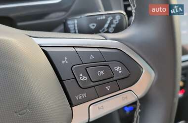 Позашляховик / Кросовер Volkswagen Tiguan 2022 в 