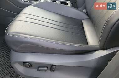 Позашляховик / Кросовер Volkswagen Tiguan 2022 в 