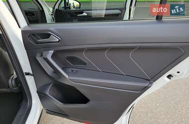 Позашляховик / Кросовер Volkswagen Tiguan 2022 в 