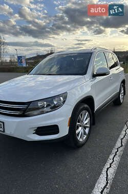Внедорожник / Кроссовер Volkswagen Tiguan 2016 в 