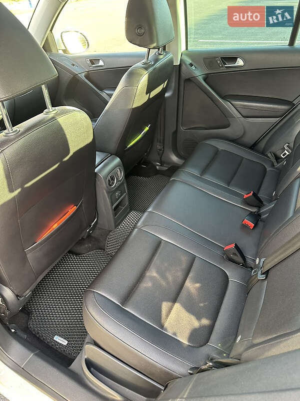 Внедорожник / Кроссовер Volkswagen Tiguan 2016 в Черкассах фото 14 Внедорожник / Кроссовер Volkswagen Tiguan 2016 в Черкассах
