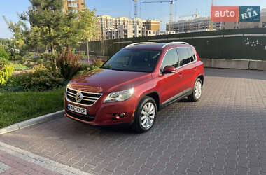 Внедорожник / Кроссовер Volkswagen Tiguan 2011 в 