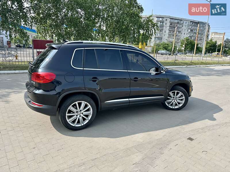 Позашляховик / Кросовер Volkswagen Tiguan 2015 в Сумах
