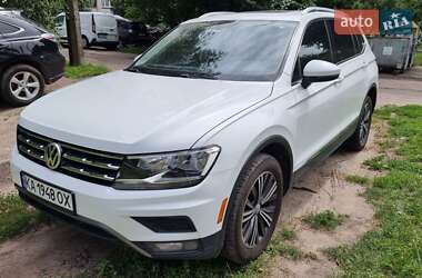 Позашляховик / Кросовер Volkswagen Tiguan 2017 в Києві
