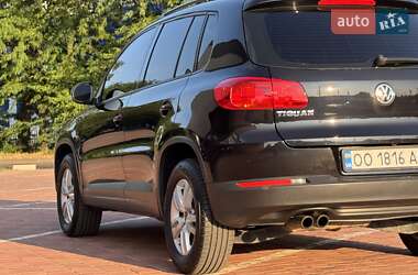 Внедорожник / Кроссовер Volkswagen Tiguan 2014 в 