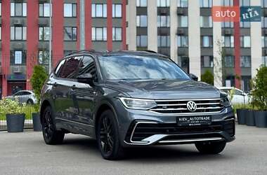 Внедорожник / Кроссовер Volkswagen Tiguan 2021 в 