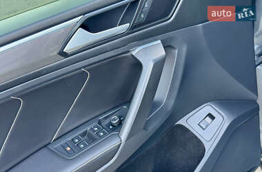 Внедорожник / Кроссовер Volkswagen Tiguan 2021 в 