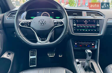 Внедорожник / Кроссовер Volkswagen Tiguan 2021 в 