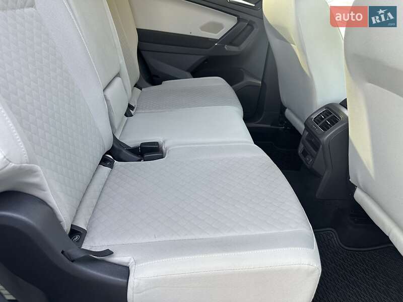 Внедорожник / Кроссовер Volkswagen Tiguan 2017 в Хмельницком