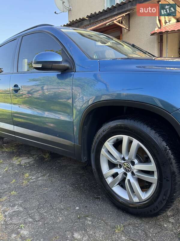 Внедорожник / Кроссовер Volkswagen Tiguan 2017 в Львове