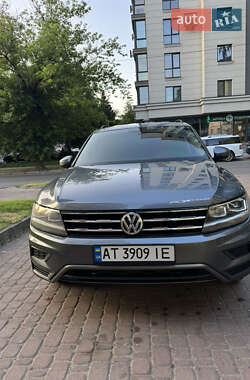 Позашляховик / Кросовер Volkswagen Tiguan 2018 в Івано-Франківську