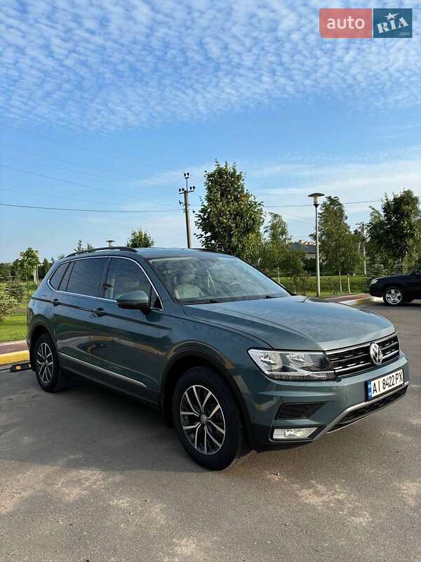 Внедорожник / Кроссовер Volkswagen Tiguan 2020 в Киеве