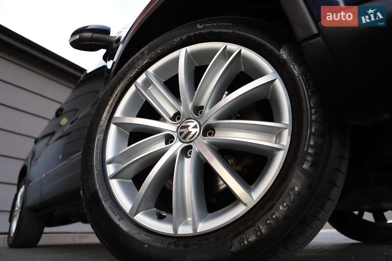 Внедорожник / Кроссовер Volkswagen Tiguan 2015 в Дрогобыче