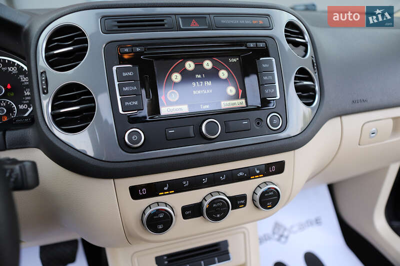 Внедорожник / Кроссовер Volkswagen Tiguan 2015 в Дрогобыче