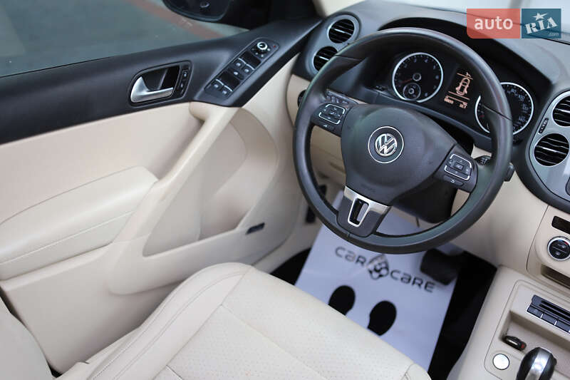 Внедорожник / Кроссовер Volkswagen Tiguan 2015 в Дрогобыче