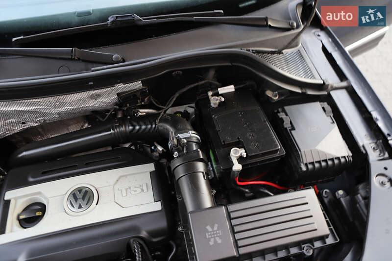 Внедорожник / Кроссовер Volkswagen Tiguan 2015 в Дрогобыче