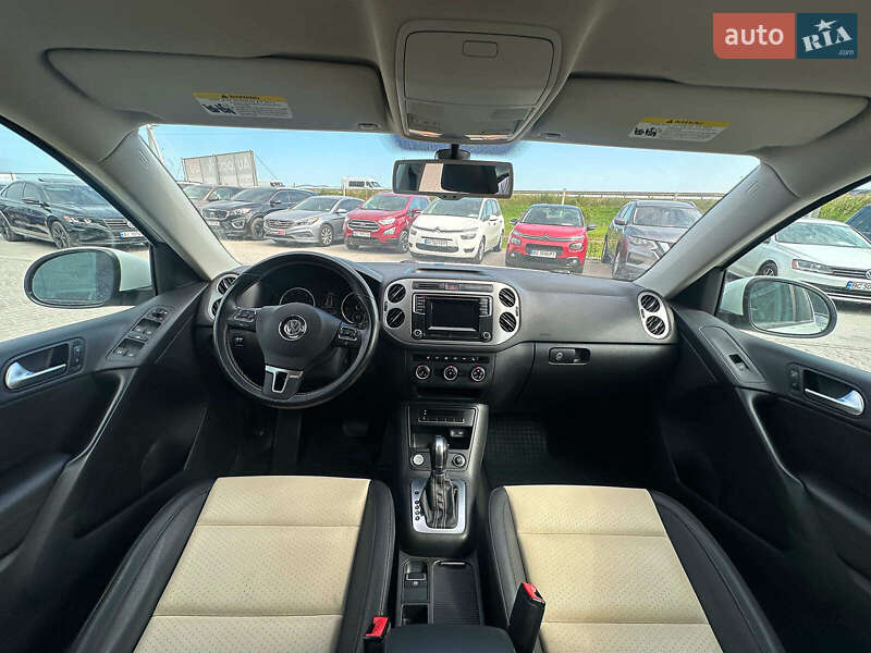 Внедорожник / Кроссовер Volkswagen Tiguan 2016 в Львове