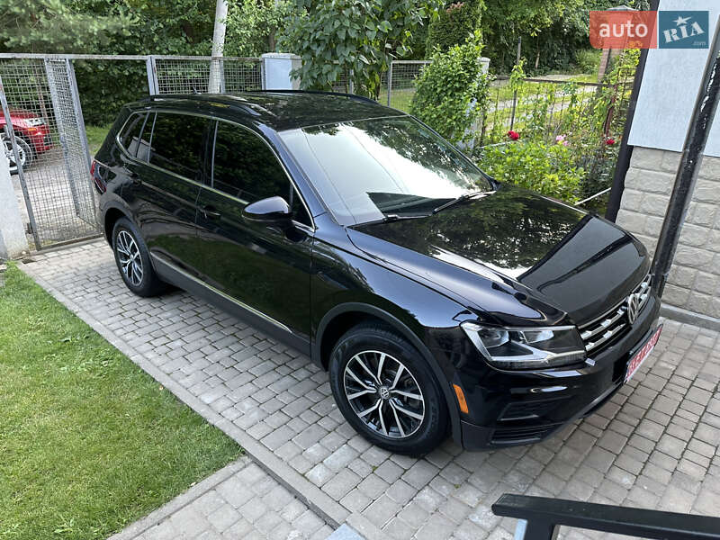 Внедорожник / Кроссовер Volkswagen Tiguan 2020 в 