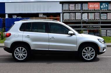 Внедорожник / Кроссовер Volkswagen Tiguan 2016 в 