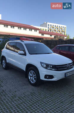 Внедорожник / Кроссовер Volkswagen Tiguan 2012 в 