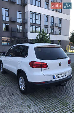Внедорожник / Кроссовер Volkswagen Tiguan 2012 в 