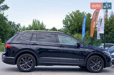 Позашляховик / Кросовер Volkswagen Tiguan 2022 в 