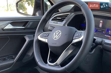Позашляховик / Кросовер Volkswagen Tiguan 2022 в 