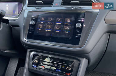 Позашляховик / Кросовер Volkswagen Tiguan 2022 в 