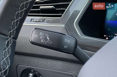 Позашляховик / Кросовер Volkswagen Tiguan 2022 в 