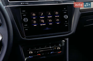 Позашляховик / Кросовер Volkswagen Tiguan 2022 в 