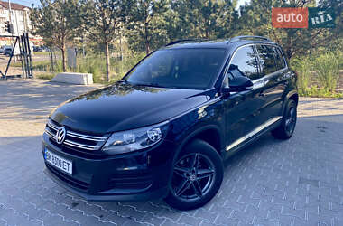 Внедорожник / Кроссовер Volkswagen Tiguan 2015 в Ровно