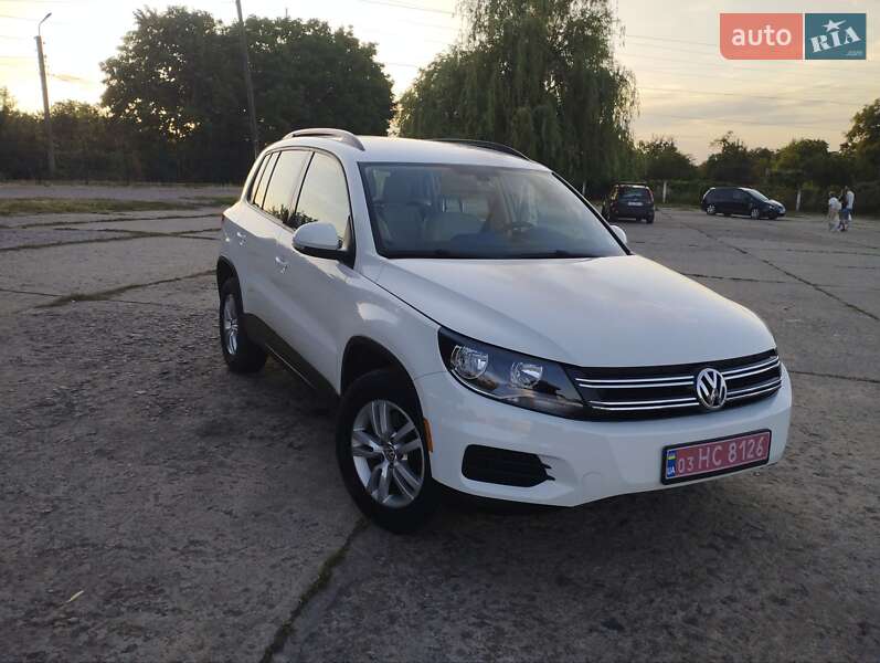 Внедорожник / Кроссовер Volkswagen Tiguan 2015 в Ладыжине