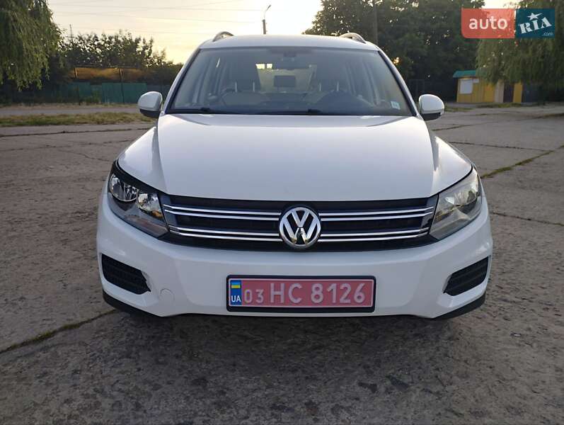 Внедорожник / Кроссовер Volkswagen Tiguan 2015 в Ладыжине