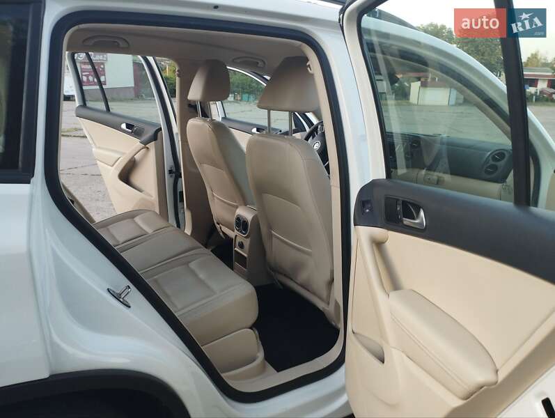 Внедорожник / Кроссовер Volkswagen Tiguan 2015 в Ладыжине