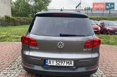 Внедорожник / Кроссовер Volkswagen Tiguan 2015 в 
