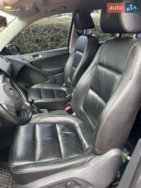 Внедорожник / Кроссовер Volkswagen Tiguan 2011 в Полтаве