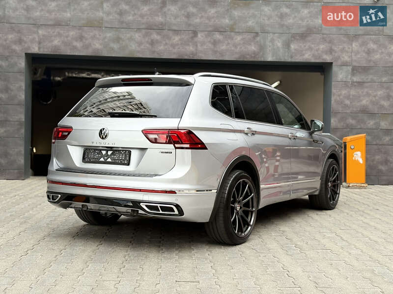 Позашляховик / Кросовер Volkswagen Tiguan 2021 в Києві