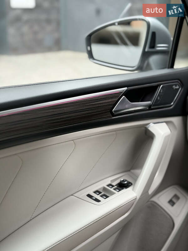 Позашляховик / Кросовер Volkswagen Tiguan 2021 в Києві