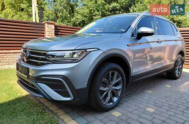 Внедорожник / Кроссовер Volkswagen Tiguan 2023 в Ивано-Франковске