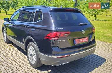 Позашляховик / Кросовер Volkswagen Tiguan 2018 в 